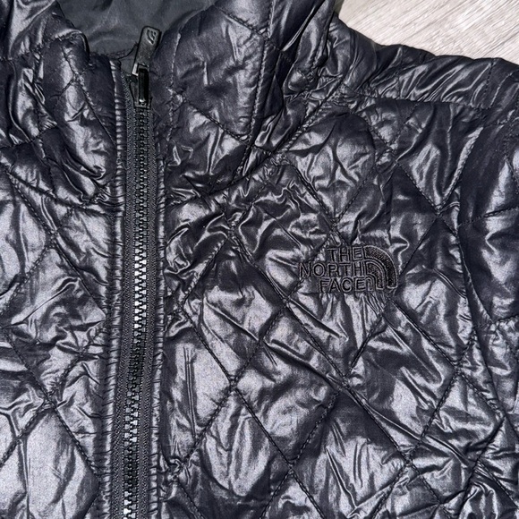 Long black North Face jacket - Picture 2 of 3